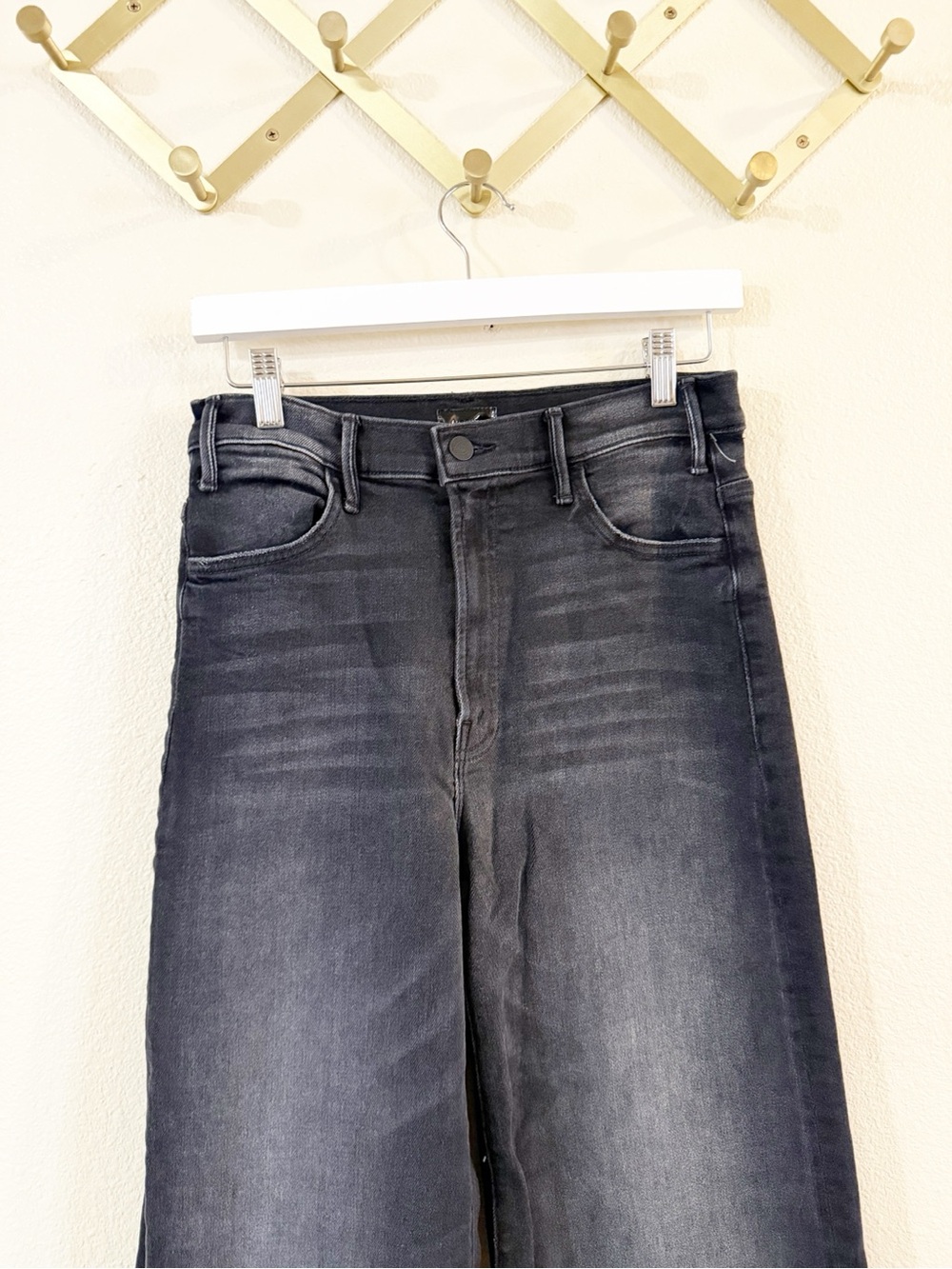 Mother The Hustler Roller Sneak Jeans in Not Today Satan Grey Black Wash Size 30 - Picture 6 of 10